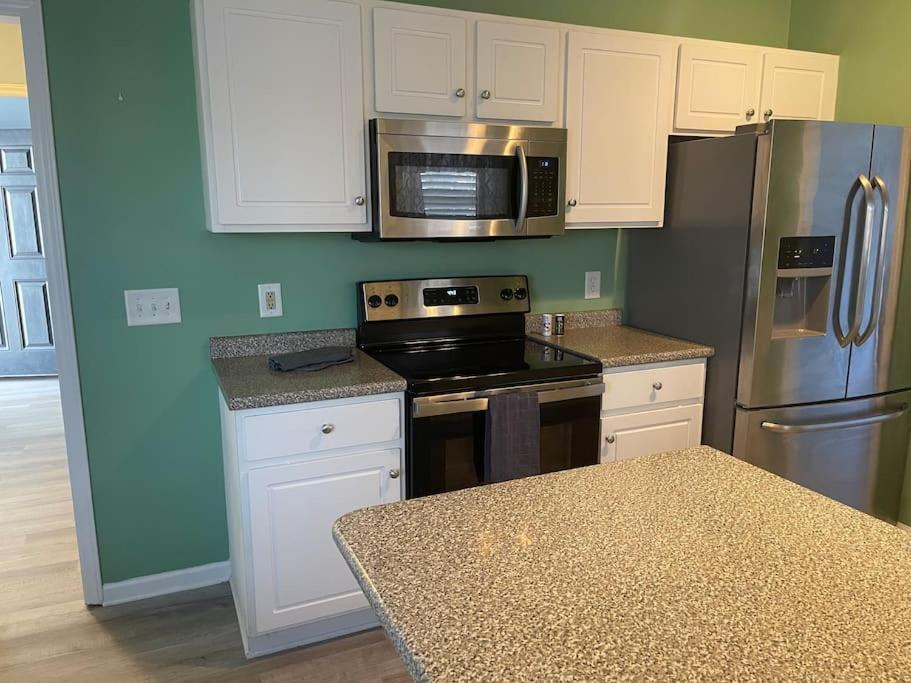 Vila Adorable 3Br/2Ba W/ Garage 2Min Walk Ecu Health Greenville Exteriér fotografie