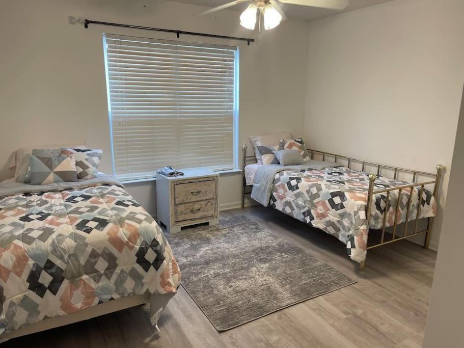 Vila Adorable 3Br/2Ba W/ Garage 2Min Walk Ecu Health Greenville Exteriér fotografie